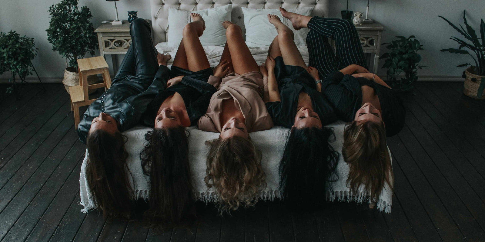 How to Plan the Perfect Girls’ Night In (Skincare, Snacks & Movies)